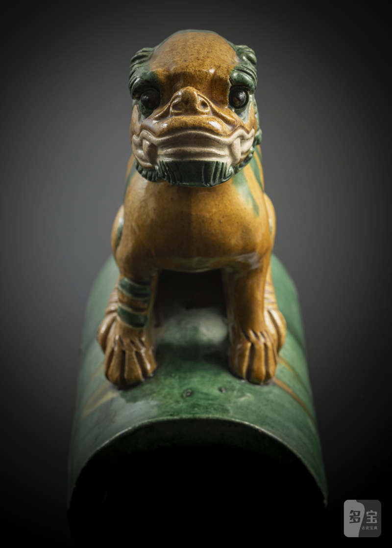 A 'sancai' glazed ceramic roof tile in the shape of a fo lion - 图3